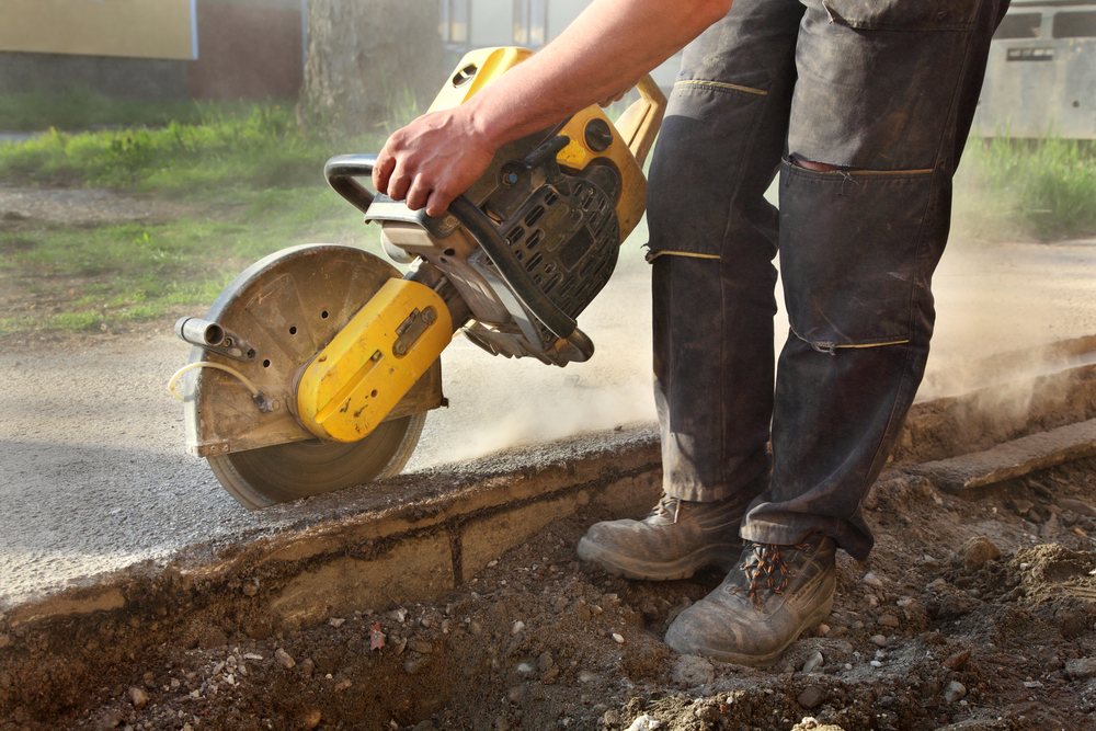 Tailored Asphalt Slab Sawing Services for Calgary’s Industrial and Commercial Needs